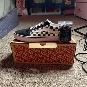 size 9.5 women’s checkerboard vans!